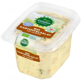 Kartoffelsalat mit Ei und Gurke