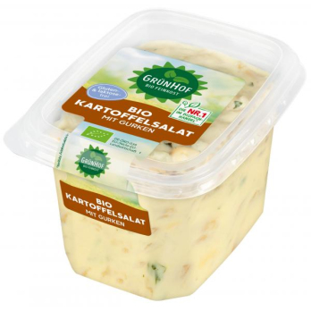 Kartoffelsalat mit Ei und Gurke